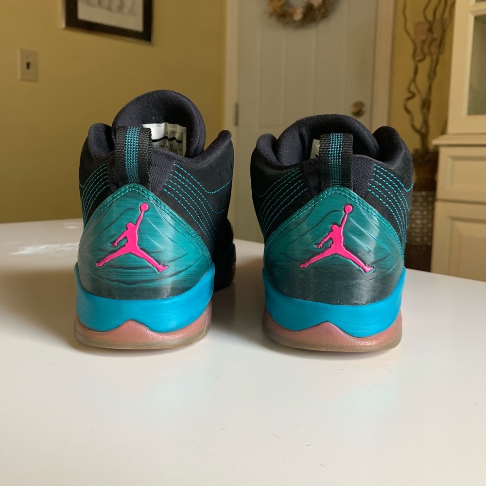 Jordan Velocity - Picture 4 of 6